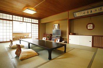 Choraku Ryokan Kobe Exterior photo